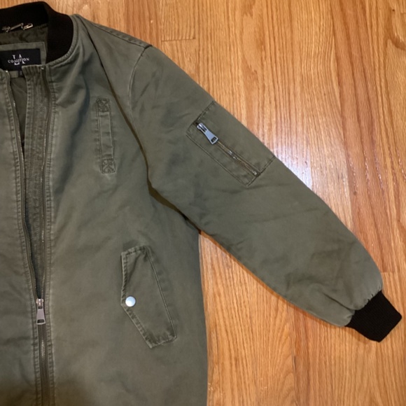 Small Warm Coalition Coat - Picture 3 of 4